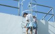 《过春天》：16岁“水客”的青春冒险与成长突围