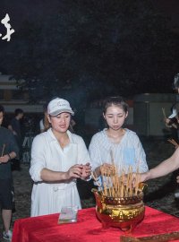 开往悬崖的火车：恐怖直播背后的人性深渊