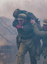 《勇者无疆》再现英雄罗盛教事迹，抗美援朝精神引观众共鸣