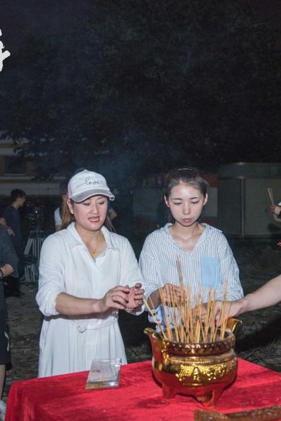 开往悬崖的火车：恐怖直播背后的人性深渊