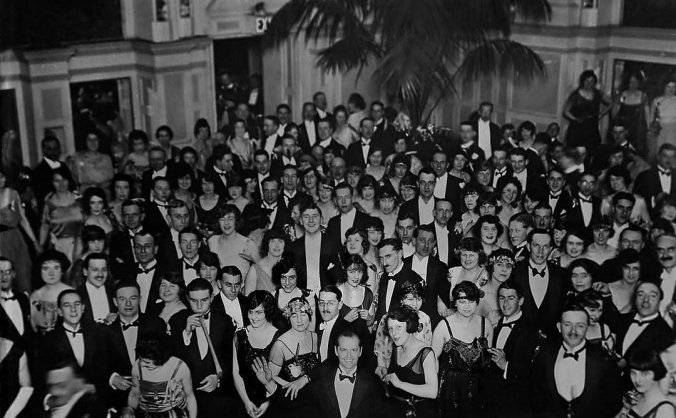 《闪灵》深度解析：库布里克如何超越恐怖，打造影史经典？